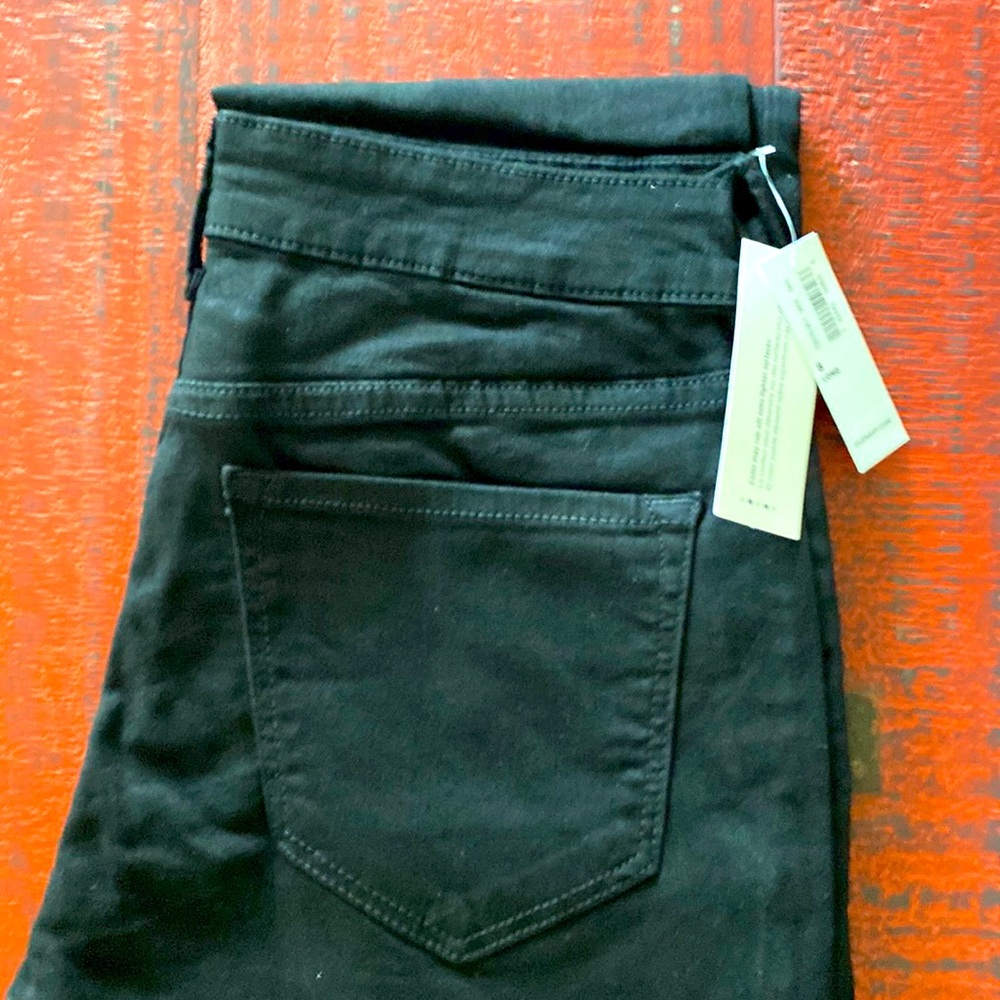 COPY - Old Navy. Low rise Rockstar. Size 8 long.